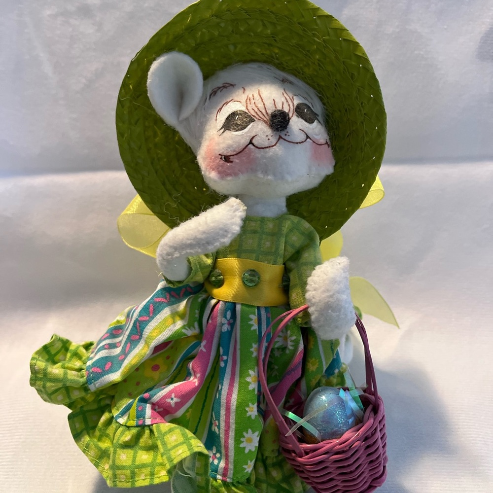 Annalee Easter Spring Girl Dress Green and Pink Mouse Figurine Doll